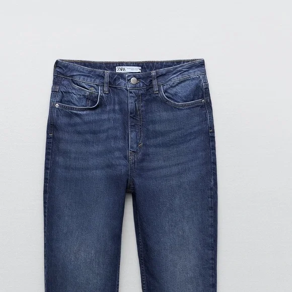 Zara Slim Flare Jeans - Picture 3 of 6